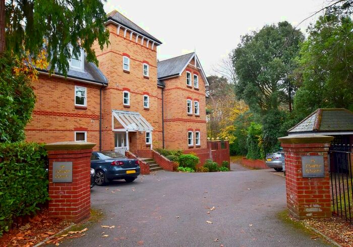 1 Bedroom Flat To Rent In Tower Court, Dean Park Road, Bournemouth, BH1