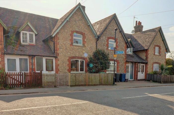 2 Bedroom Terraced House To Rent In Station Road, Princes Risborough, Buckinghamshire, HP27