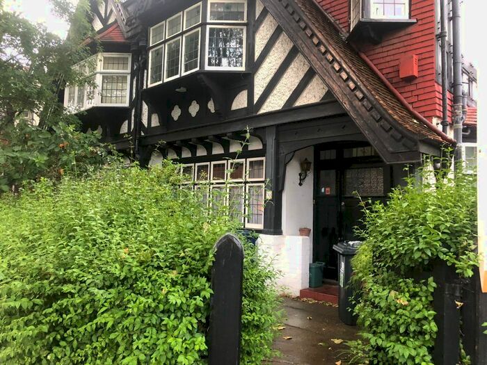 1 Bedroom Flat To Rent In West Lodge Avenue, London, W3