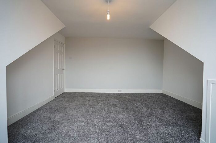 4 Bedroom Maisonette To Rent In Stanhope Road, South Shields, Tyne Amp; Wear, NE33