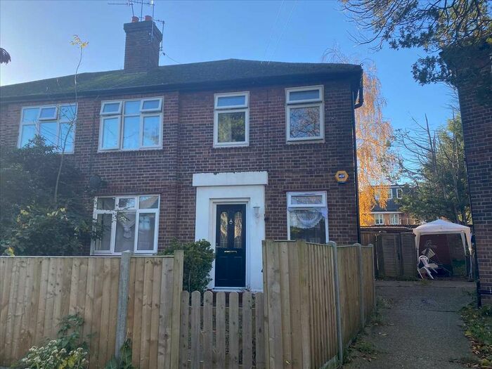 2 Bedroom Maisonette To Rent In Shelley Close, Greenford, UB6