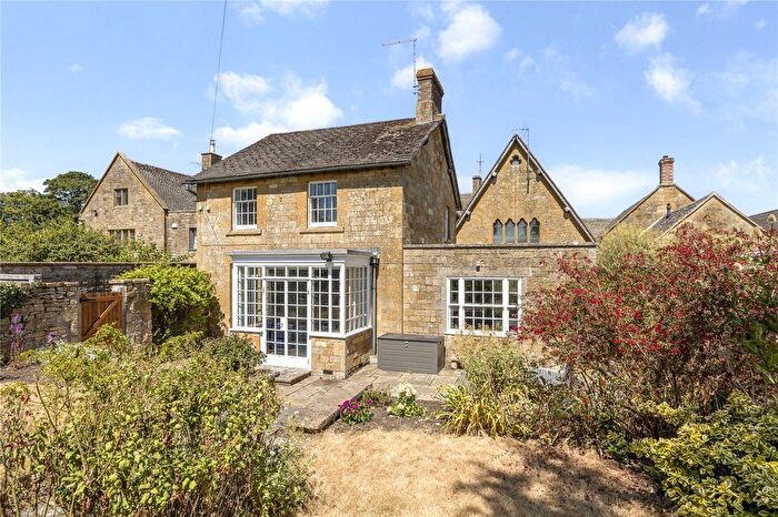 3 Bedroom Cottage For Sale In High Street, Broadway, Worcestershire, WR12