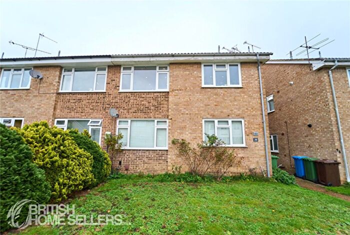 2 Bedroom Maisonette For Sale In Blackmoor Wood, Ascot, Berkshire, SL5