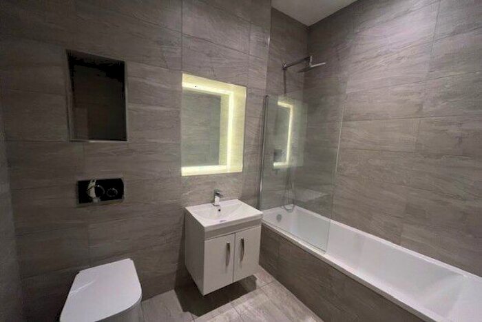 2 Bedroom Flat To Rent In Berkshire Court, Bracknell, RG12