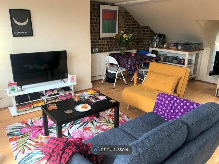 3 Bedroom Flat To Rent In Durlston Road, London, E5