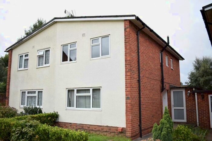 4 Bedroom Property To Rent In Oak Grove, Hatfield, AL10