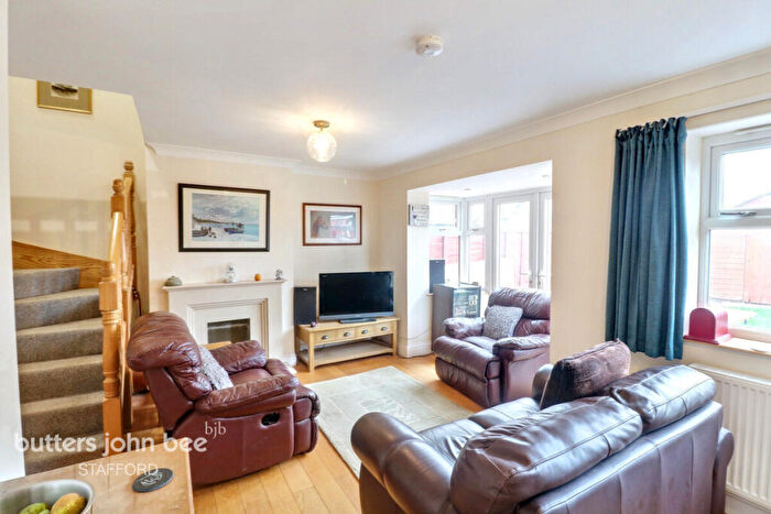 3 Bedroom Semi-Detached House For Sale In Gordon Avenue, Stafford, ST16