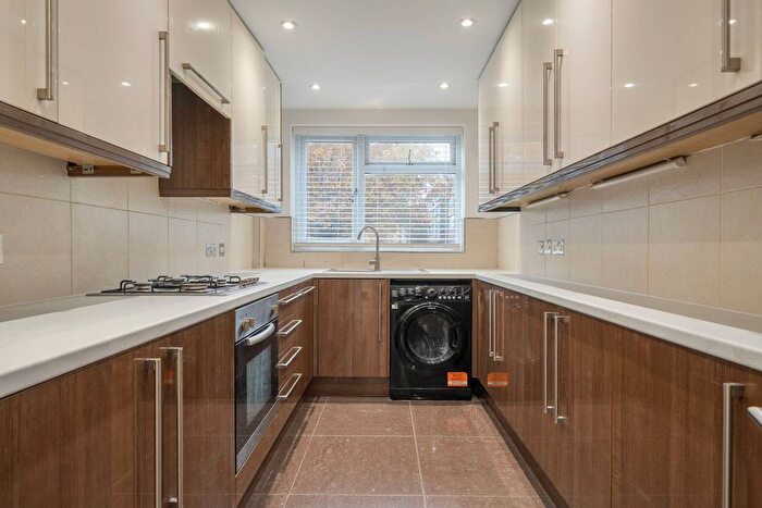 2 Bedroom Flat To Rent In Haddo Street, Greenwich, London, SE10