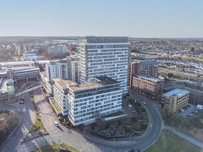 2 Bedroom Flat To Rent In Skyline Plaza, Alencon Link, Basingstoke, RG21