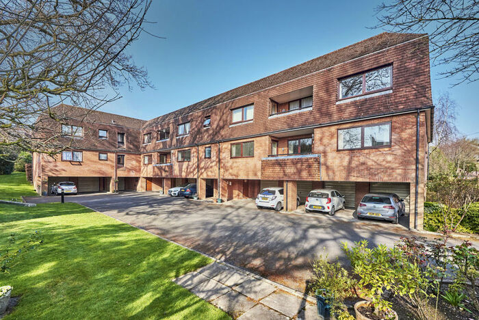 2 Bedroom Apartment To Rent In Borodale, Kirkwick Avenue, Harpenden, Herts, AL5