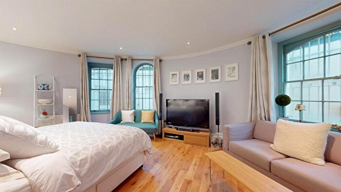 Studio To Rent In Hyde Park Square, W2