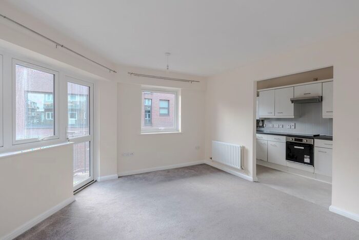 2 Bedroom Flat To Rent In Vallance Road, London, E1