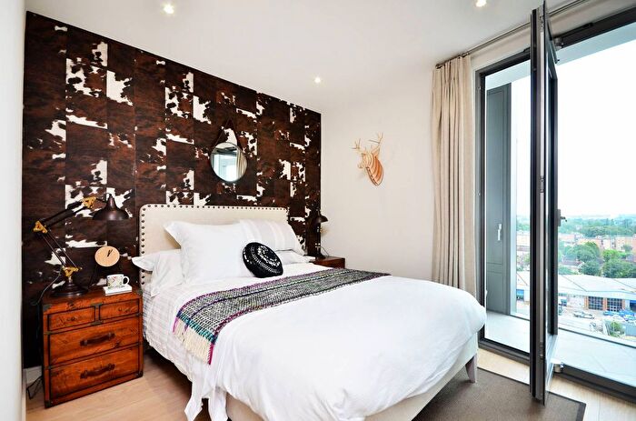 1 Bedroom Flat To Rent In Great West Quarter, Brentford, TW8