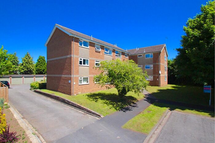 1 Bedroom Apartment To Rent In Woodlands Road, Witney, Oxfordshire, OX28