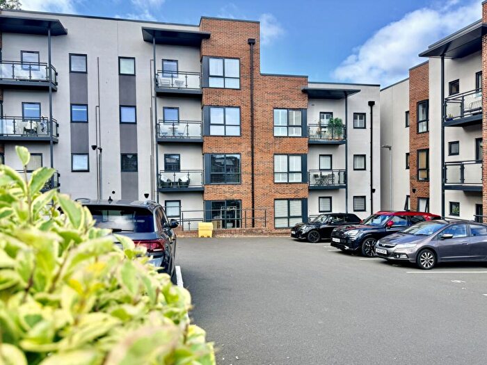 2 Bedroom Apartment For Sale In Edmunds Vale, Durham, DH1