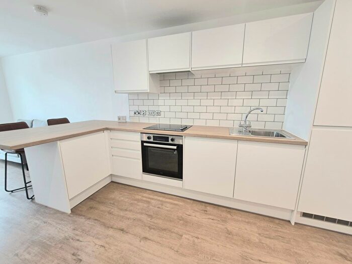 1 Bedroom Flat To Rent In Cow Green, Halifax, HX1