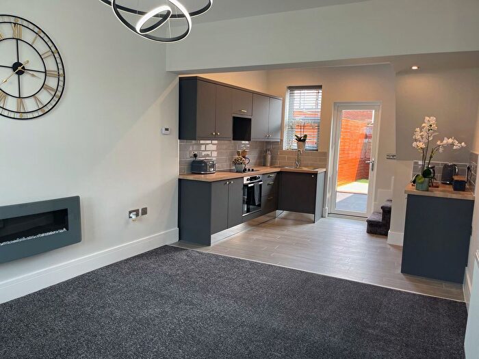 2 Bedroom Property To Rent In Savile Road, Castleford, WF10