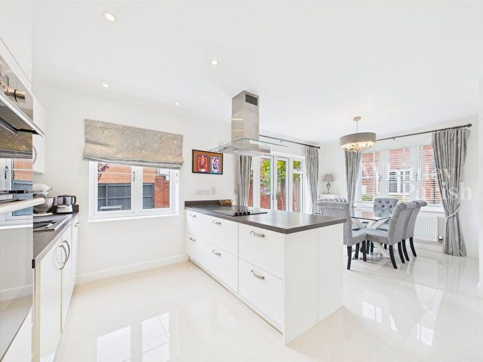 4 Bedroom Detached House For Sale In Harvest Road, Attleborough, NR17