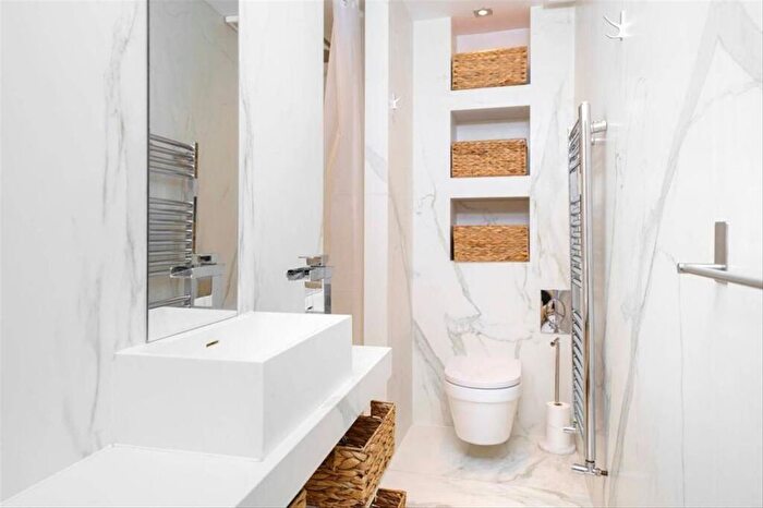 1 Bedroom Flat To Rent In Palace Gardens Terrace, Kensington, W8