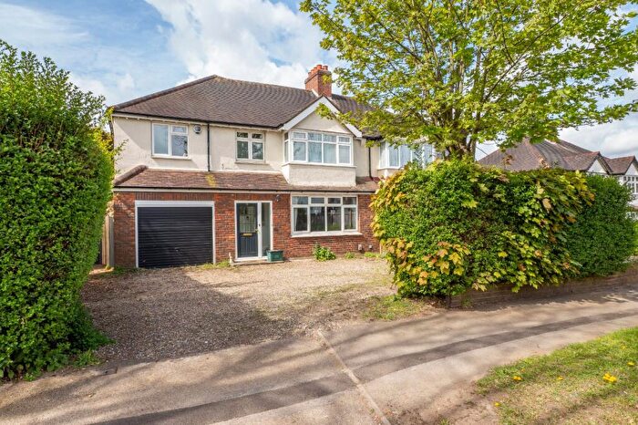 5 Bedroom Semi-Detached House For Sale In Foresters Drive, Wallington, SM6