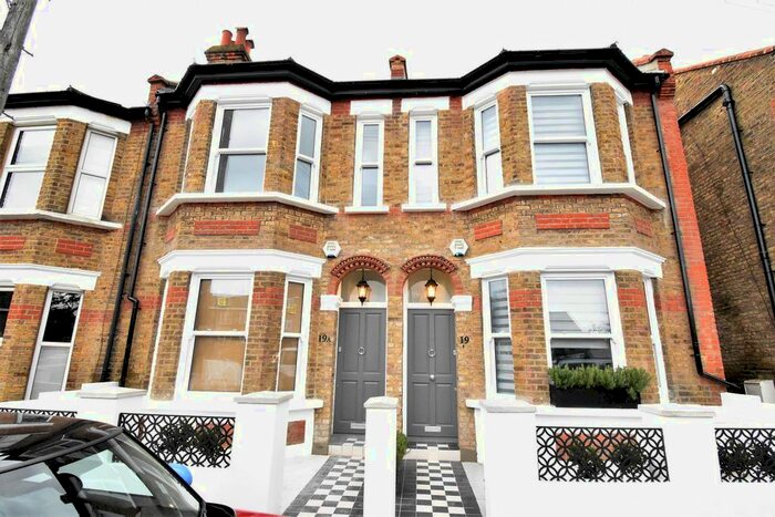 3 Bedroom End Of Terrace House To Rent In Warwick Grove, Surbiton KT5