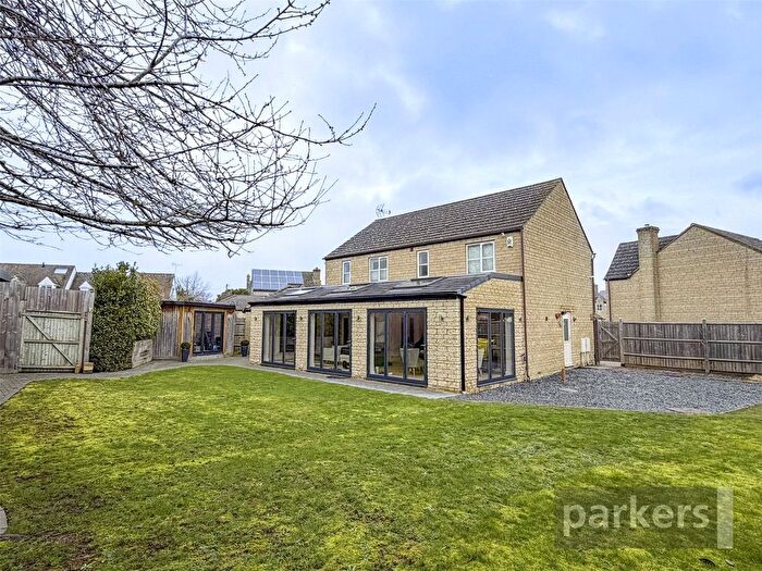 4 Bedroom Detached House For Sale In Willows Edge, Eynsham, Witney, Oxfordshire, OX29
