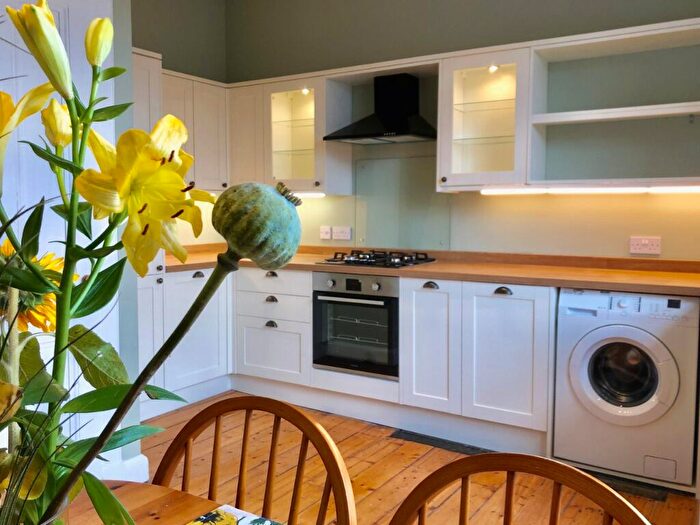 2 Bedroom Flat To Rent In Balfour Street, Leith Walk, Edinburgh, EH6