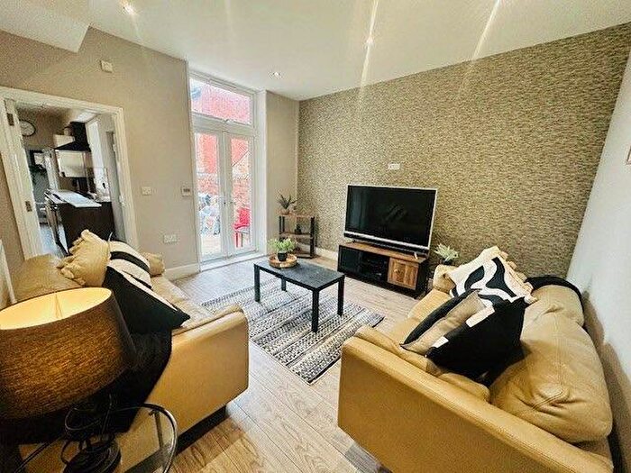 7 Bedroom Terraced House To Rent In Kenmure Place, Preston, Lancashire, PR1