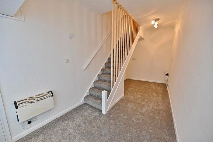 1 Bedroom Property To Rent In Beehive Lane, Ilford, IG1