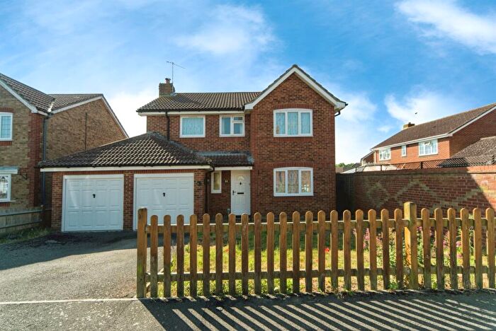 4 Bedroom Detached House For Sale In Rotherfield Avenue, Eastbourne, BN23