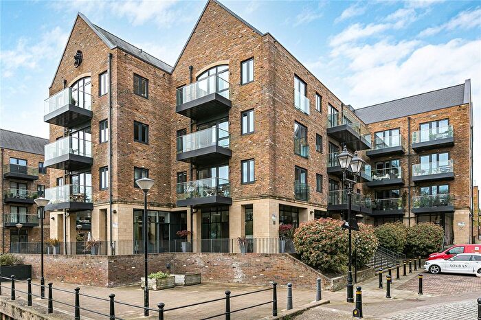 2 Bedroom Flat For Sale In Lion Wharf Road, Isleworth, TW7