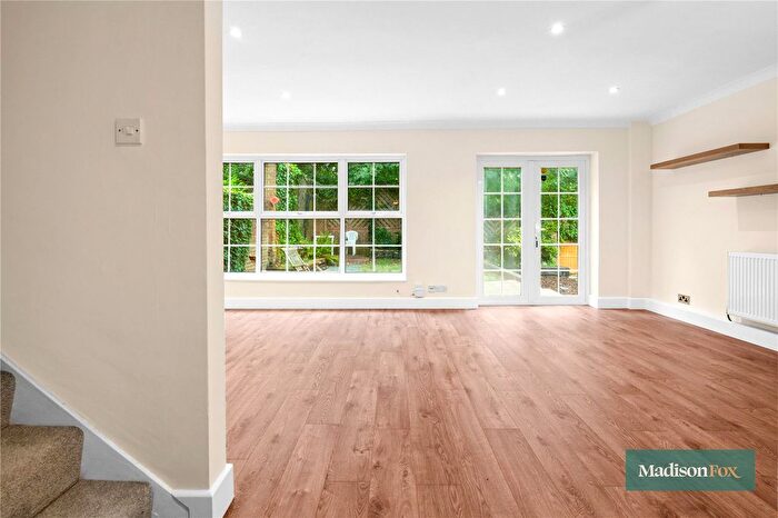 4 Bedroom End Terrace House To Rent In Hazelwood, Loughton, Essex, IG10
