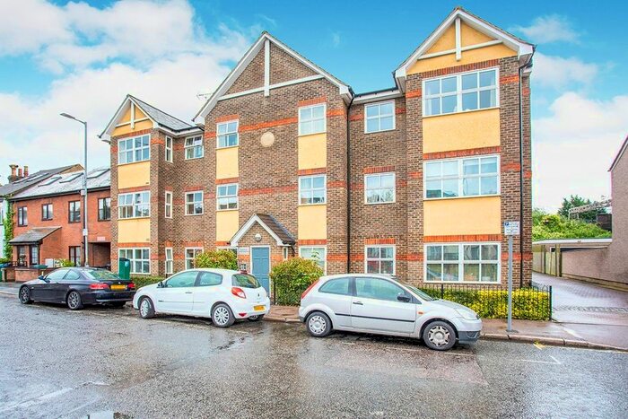 2 Bedroom Flat To Rent In Queens Road, Watford, WD17