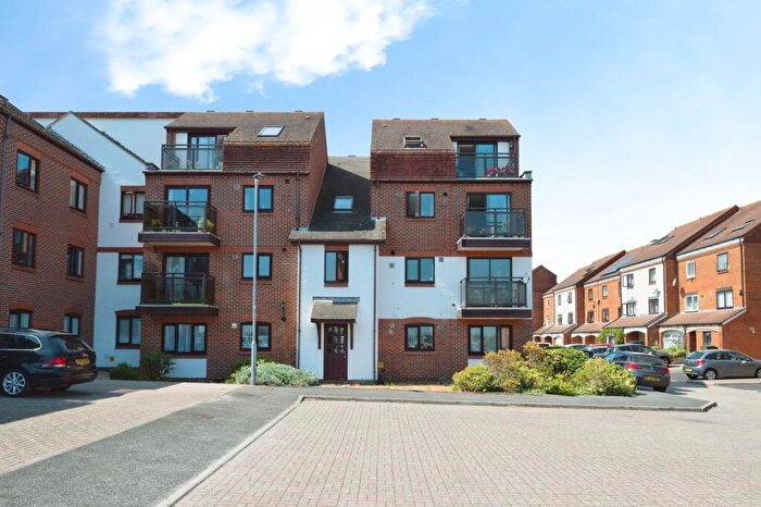 2 Bedroom Flat To Rent In Langstone Marina Heights, Horse Sands Close, PO4