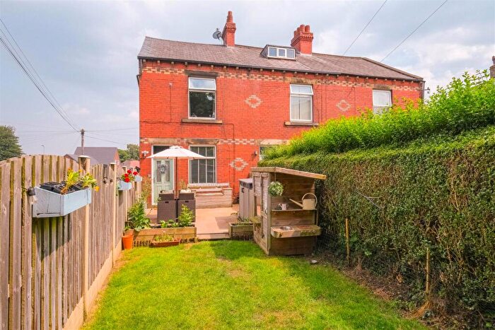 3 Bedroom End Of Terrace House For Sale In Brooklands, Halifax, HX3