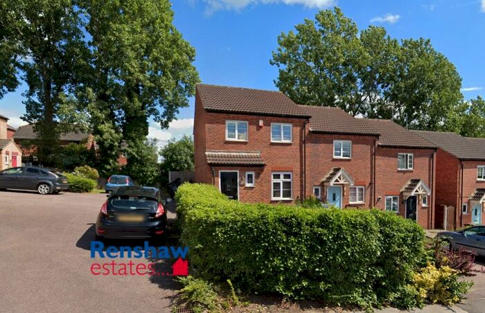 3 Bedroom Town House To Rent In Malthouse Road, Ilkeston, Derbyshire, DE7