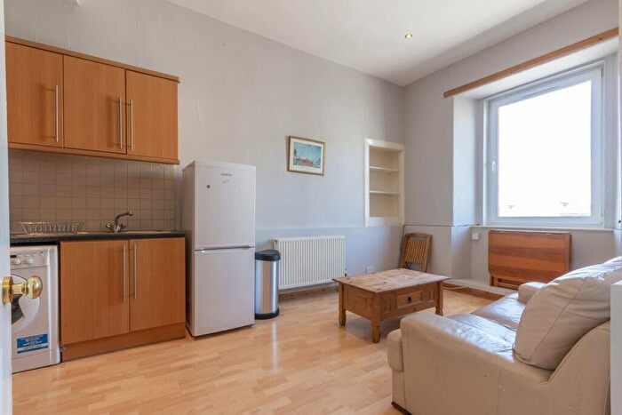 2 Bedroom Flat To Rent In L Morrison Street, Edinburgh, EH3