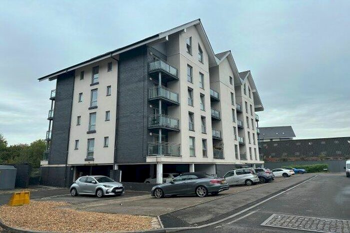 2 Bedroom Flat To Rent In Neptune Apartments, Swansea, SA1