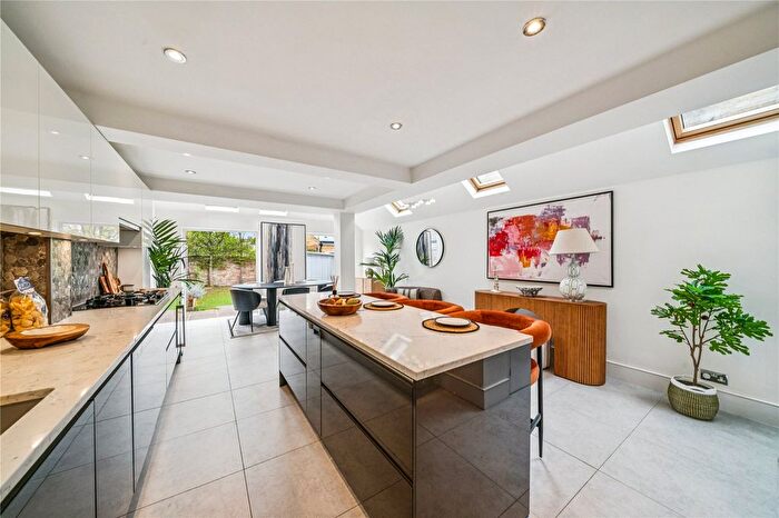 4 Bedroom Detached House For Sale In Tranmere Road, SW18