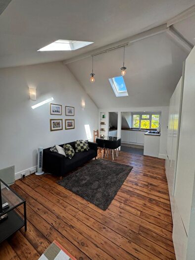 2 Bedroom Flat To Rent In Camden Road, London, NW1