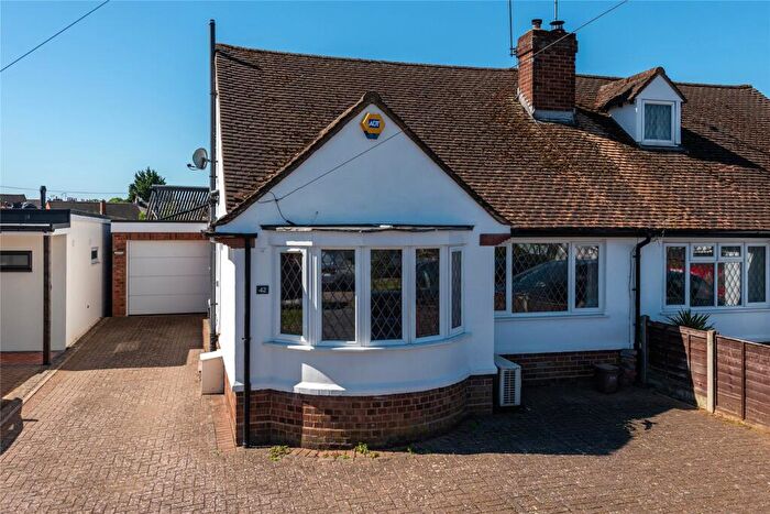 3 Bedroom Bungalow For Sale In Stormont Road, Hitchin, Hertfordshire, SG5