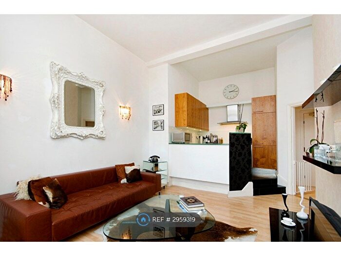 2 Bedroom Flat To Rent In Bow Quarter, London, E3