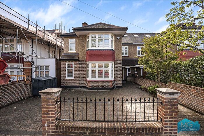 4 Bedroom Semi-Detached House For Sale In Church Crescent, London, N20