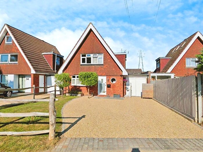 3 Bedroom Link Detached House To Rent In Blagrove Lane, RG41