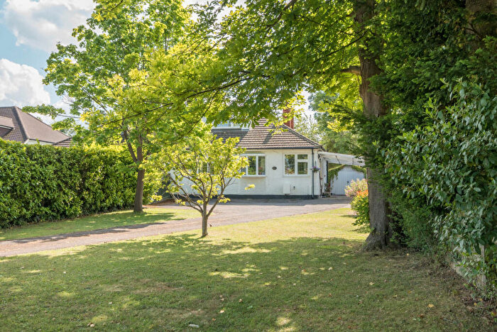 3 Bedroom Semi-Detached House For Sale In Kennel Lane, Fetcham, KT22