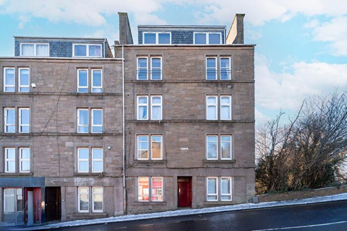 2 Bedroom Flat To Rent In City Road, Dundee, DD2