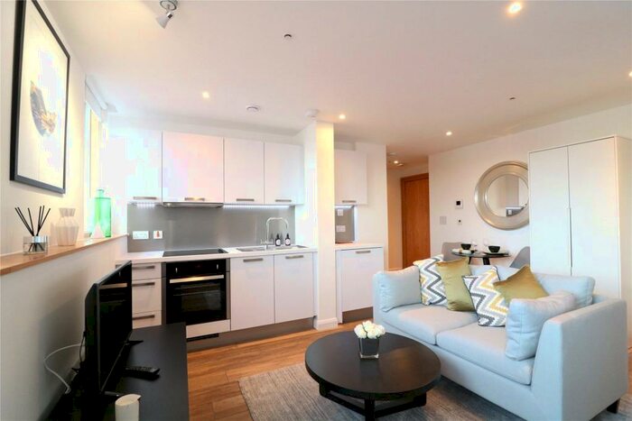 1 Bedroom Apartment To Rent In Berkshire House, Queen Street, Maidenhead, Berkshire, SL6