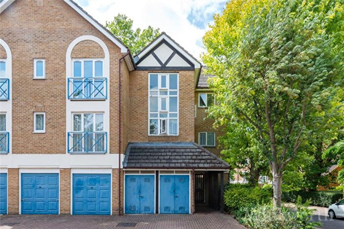 Apartment To Rent In Water Lane, London, SE14