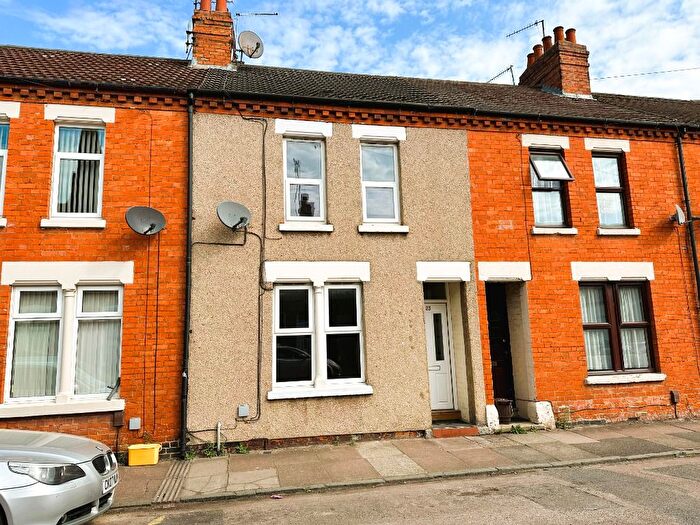 2 Bedroom Terraced House To Rent In Clinton Road, Northampton, NN4