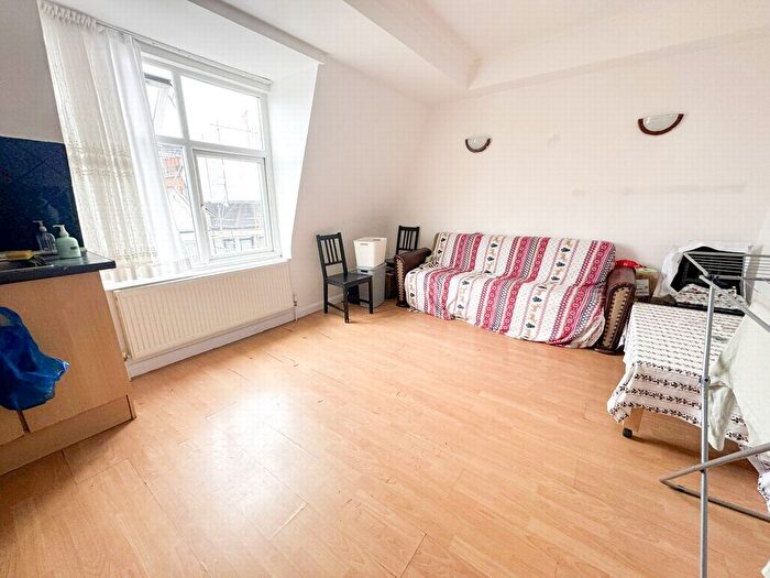 1 Bedroom Flat To Rent In Westbury Avenue, Turnpike Lane, N22